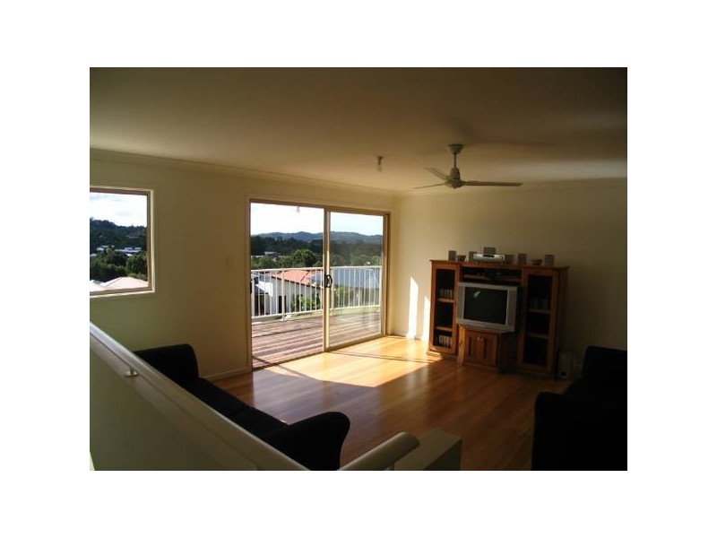 8 Dalzell Court, Nambour QLD 4560