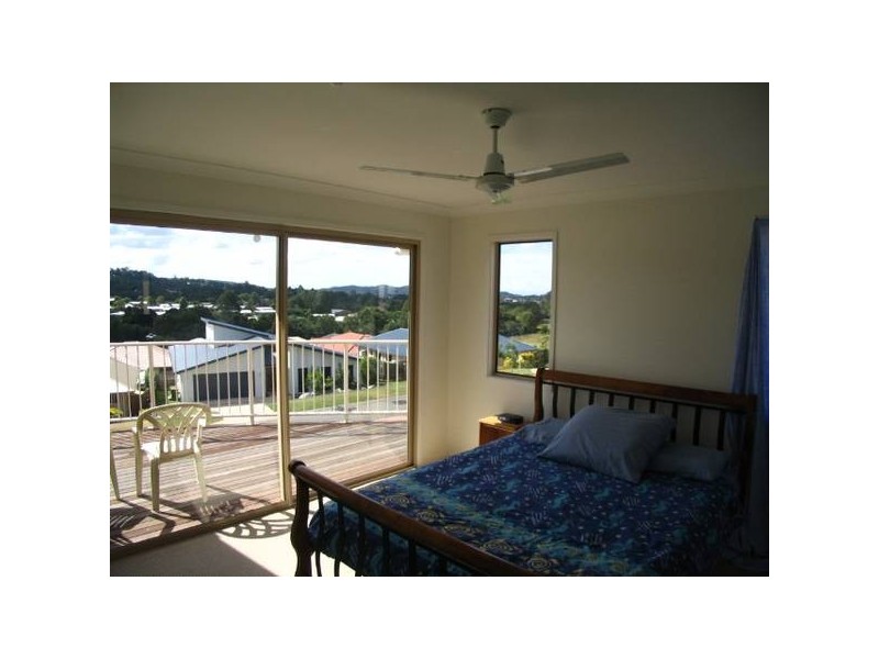 8 Dalzell Court, Nambour QLD 4560