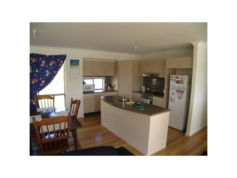 8 Dalzell Court, Nambour QLD 4560