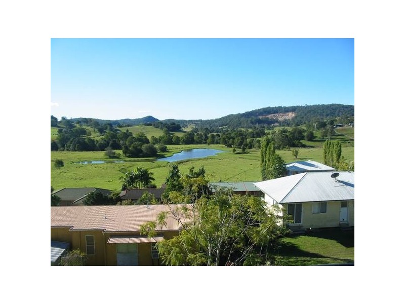14 Yvonne Street, Nambour QLD 4560