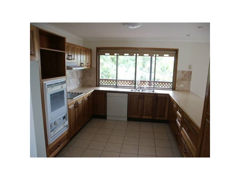 19 Chiltern Court, Nambour QLD 4560