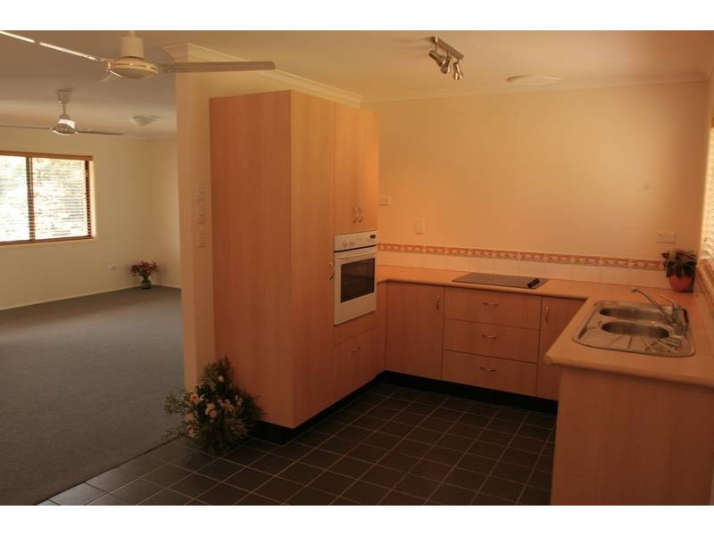 16 Elizabeth Way, Nambour QLD 4560