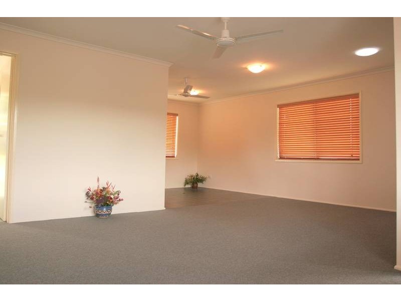 16 Elizabeth Way, Nambour QLD 4560