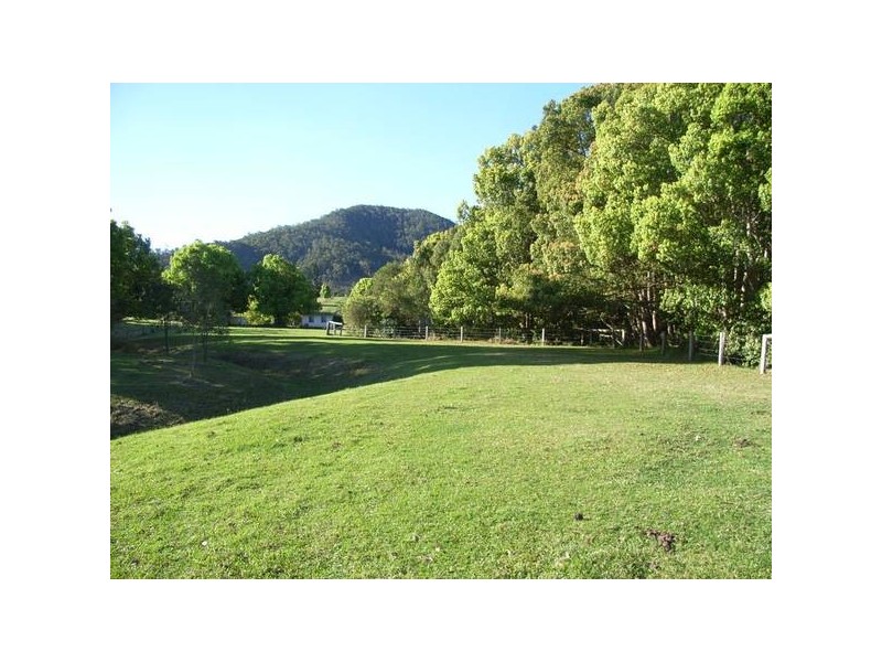 Mapleton QLD 4560
