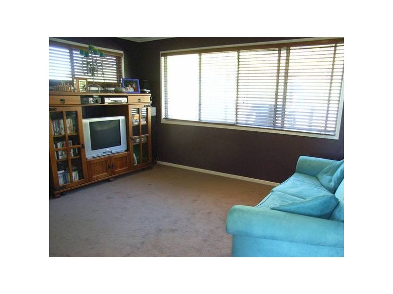 10 Sandra Place, Nambour QLD 4560