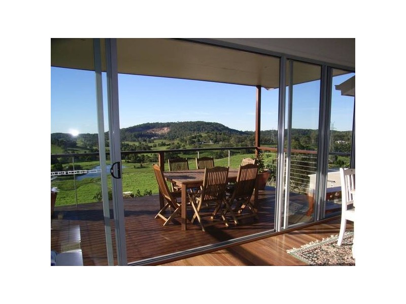 10 Sandra Place, Nambour QLD 4560