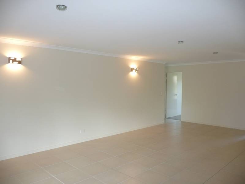 18 Killarney Cres, Nambour QLD 4560