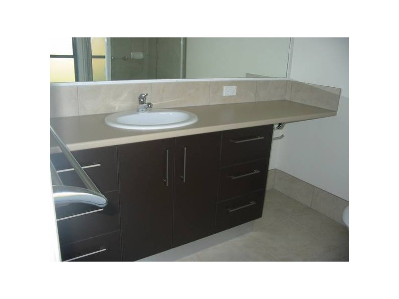 42 Robertson Dr, Burnside QLD 4560