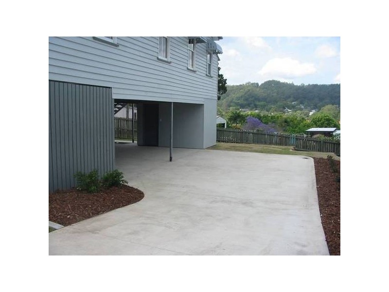 2 Oxleigh St, Nambour QLD 4560