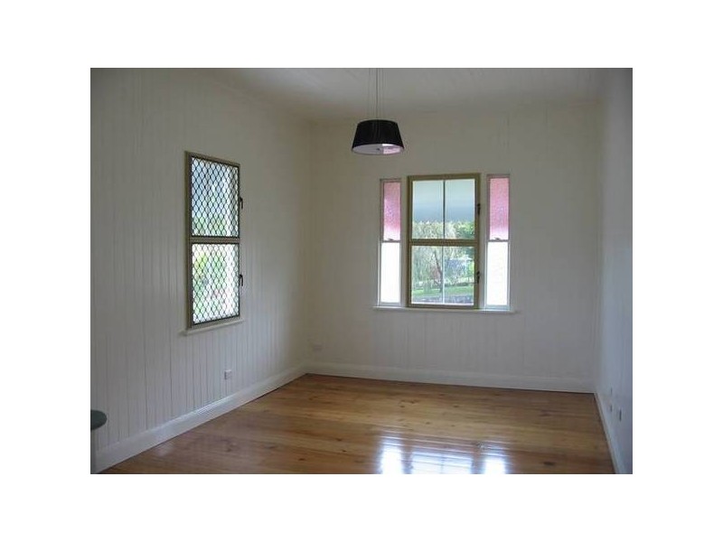 2 Oxleigh St, Nambour QLD 4560