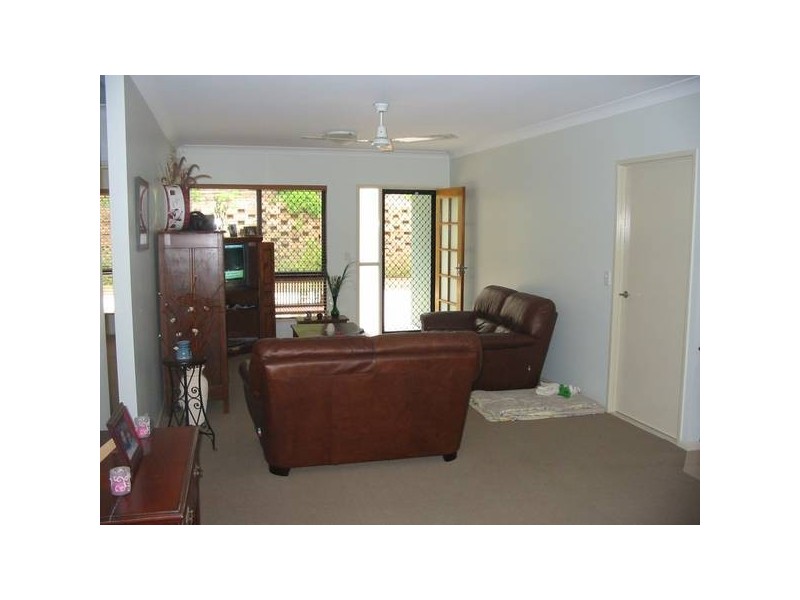 2/9 Deslynn Lane, Nambour QLD 4560