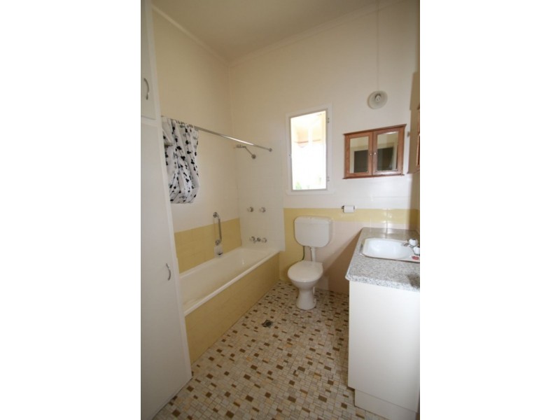 33 Mundoo Street, Coes Creek QLD 4560