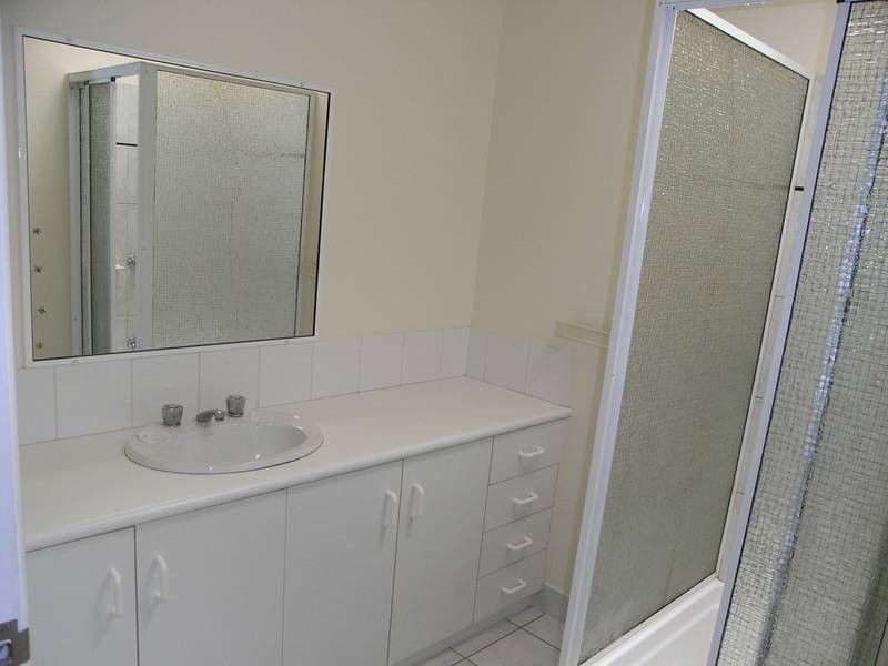 1/18 Sapphire Dve, Nambour QLD 4560
