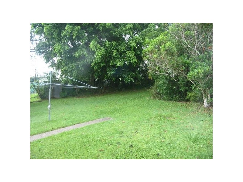 16 Elizabeth Way, Nambour QLD 4560