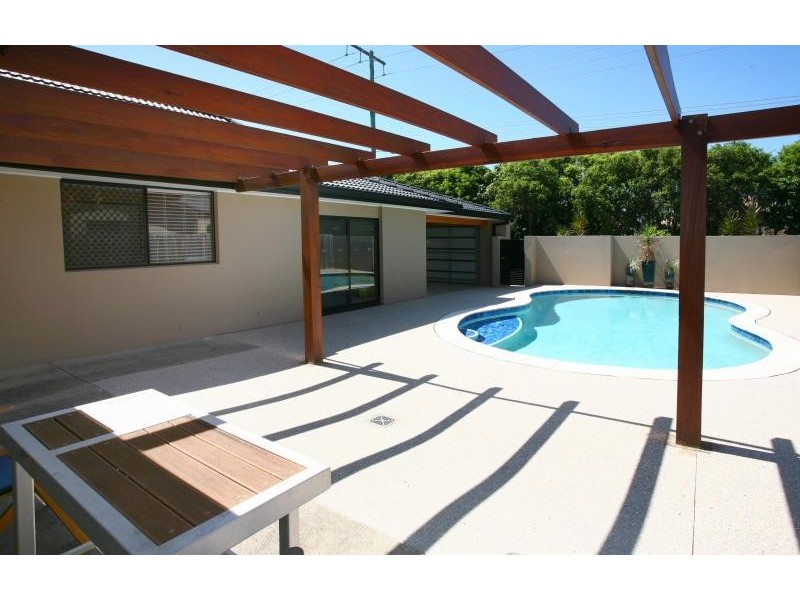 81 Cypress Drive, Broadbeach Waters QLD 4218