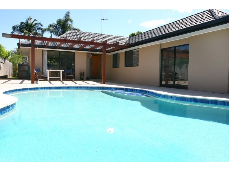 81 Cypress Drive, Broadbeach Waters QLD 4218