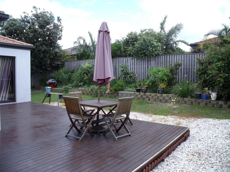 16 Nardoo Street, Robina QLD 4226