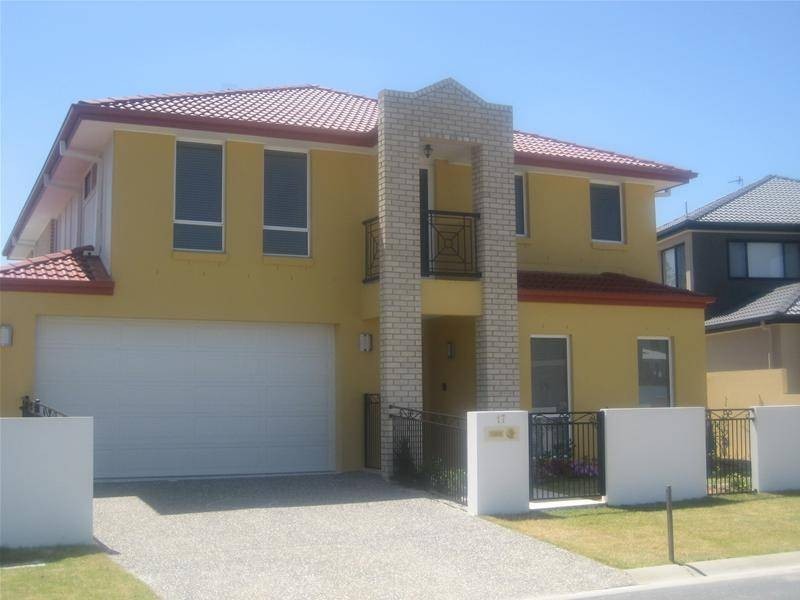 17 Valetta Crescent, Varsity Lakes QLD 4227