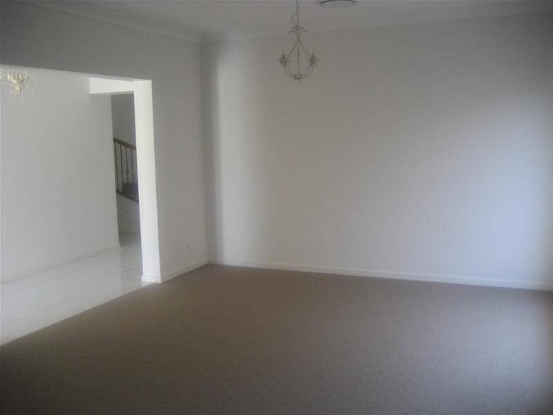 17 Valetta Crescent, Varsity Lakes QLD 4227