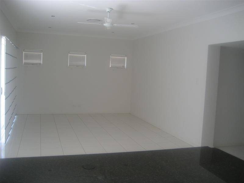 17 Valetta Crescent, Varsity Lakes QLD 4227