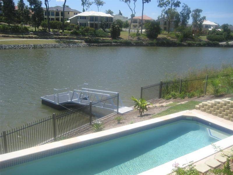 17 Valetta Crescent, Varsity Lakes QLD 4227