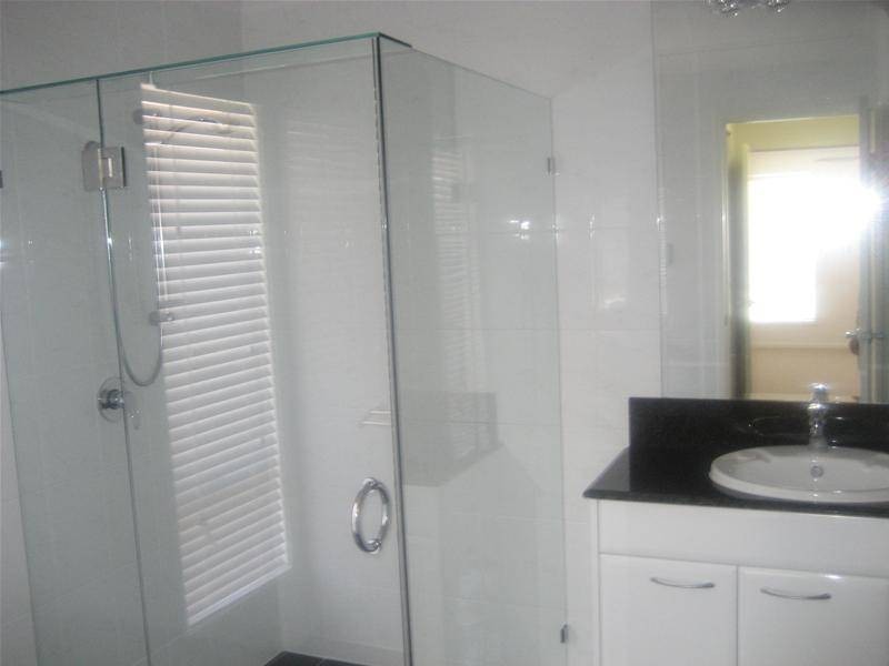 17 Valetta Crescent, Varsity Lakes QLD 4227