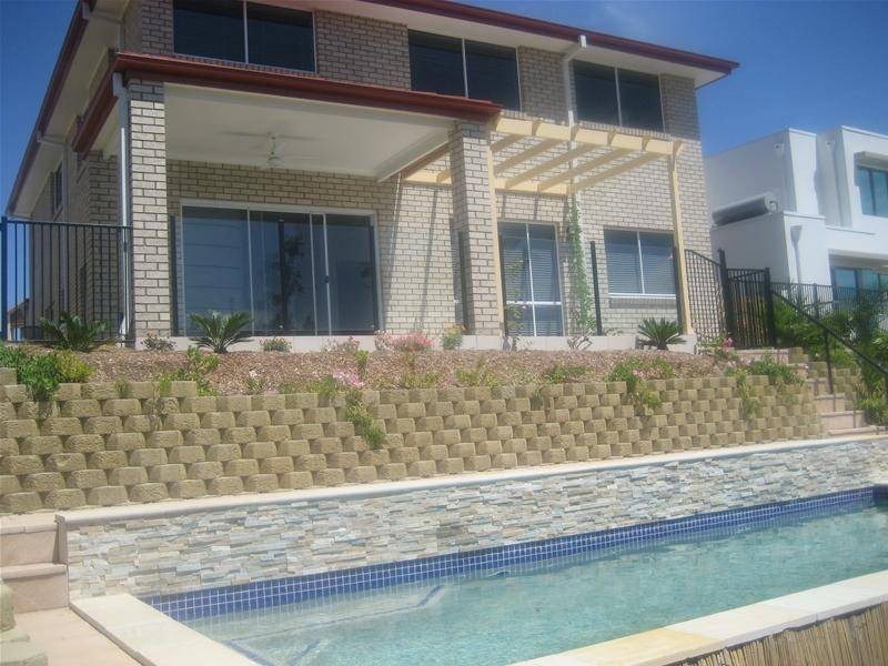 17 Valetta Crescent, Varsity Lakes QLD 4227