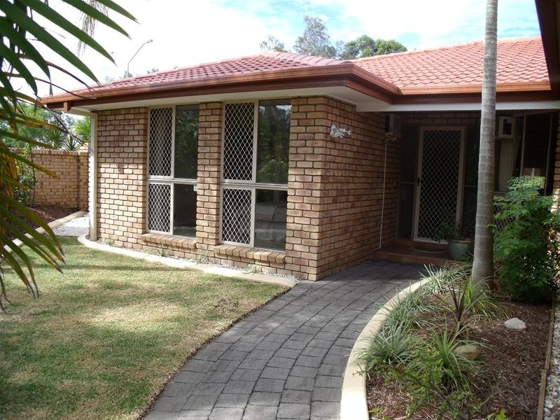 2 Yarraville Street, Robina QLD 4226