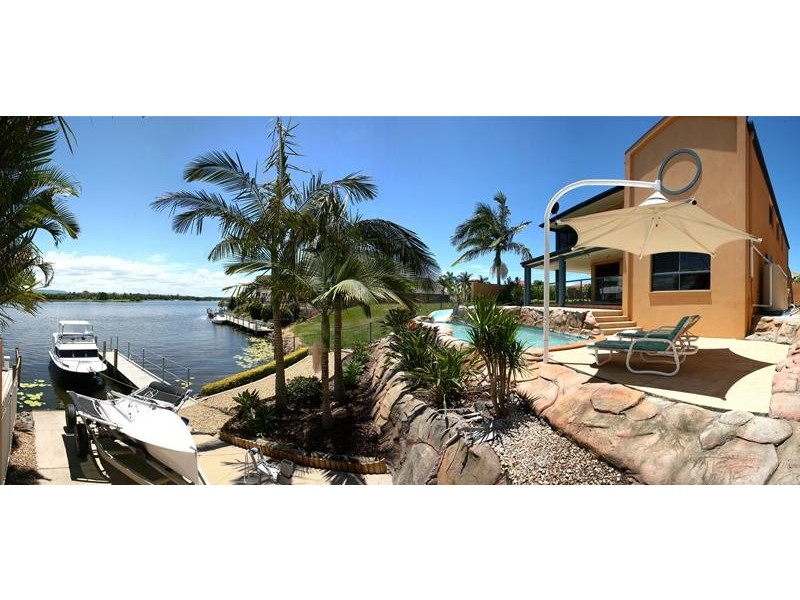 Clear Island Waters QLD 4226