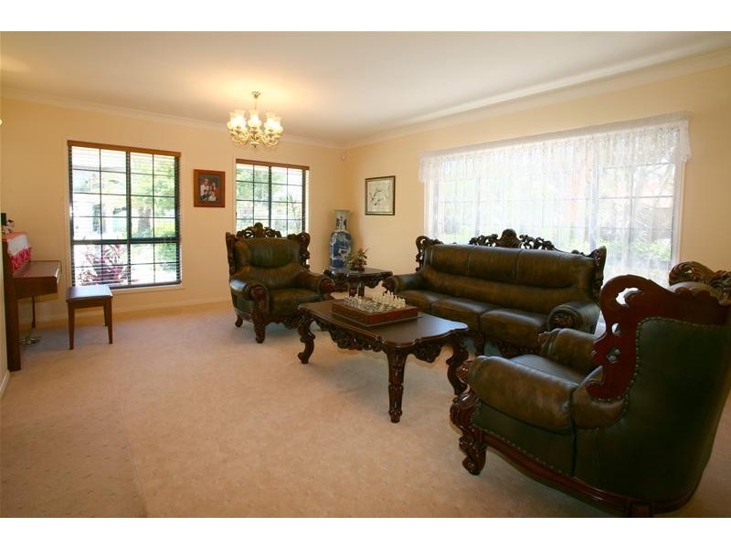 Clear Island Waters QLD 4226