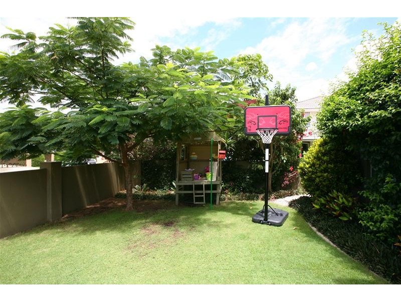 13 Martinique Way, Clear Island Waters QLD 4226