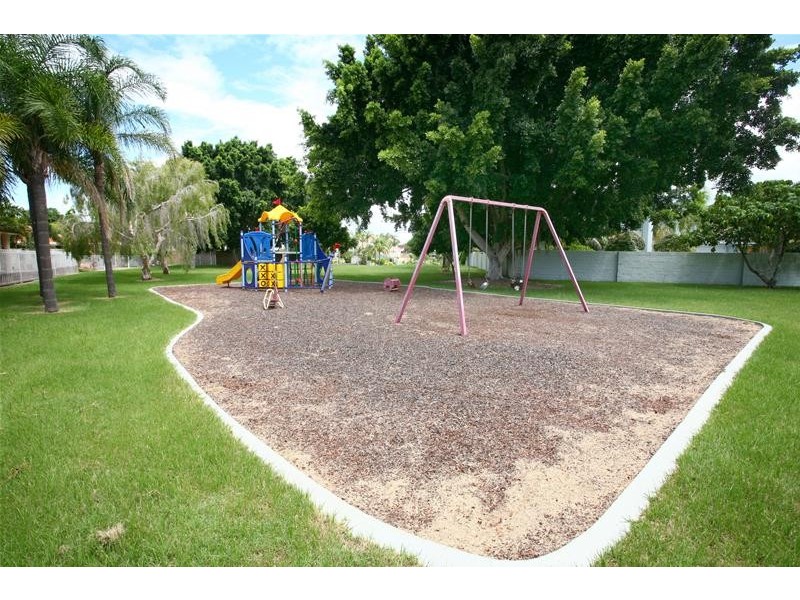 13 Martinique Way, Clear Island Waters QLD 4226