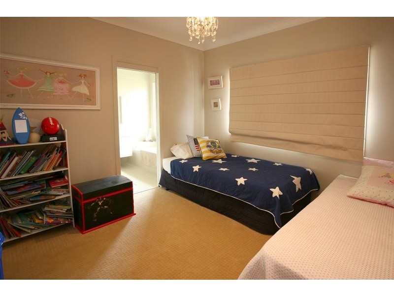 13 Martinique Way, Clear Island Waters QLD 4226