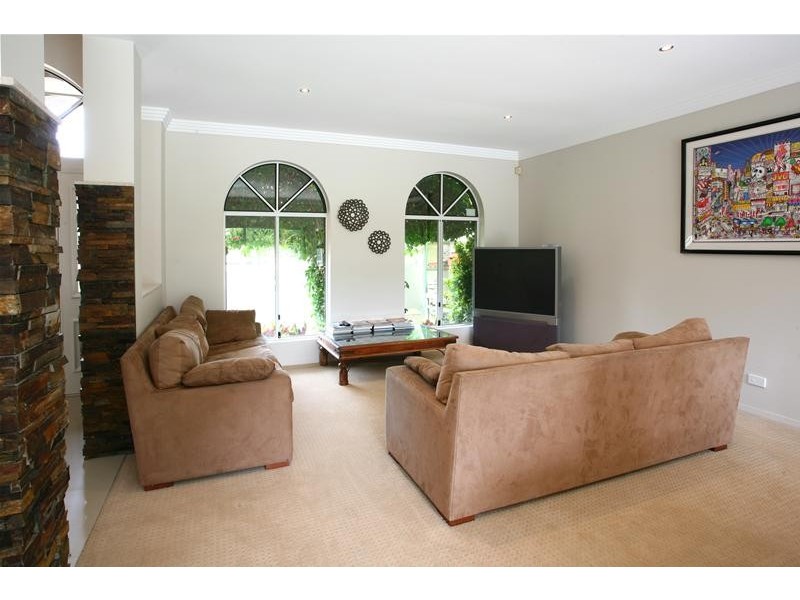13 Martinique Way, Clear Island Waters QLD 4226