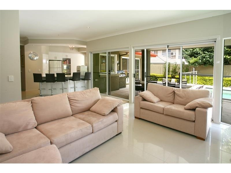 13 Martinique Way, Clear Island Waters QLD 4226