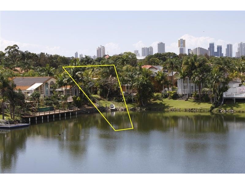 Clear Island Waters QLD 4226