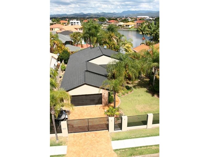 Clear Island Waters QLD 4226