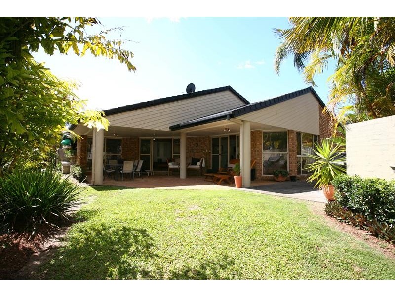 Clear Island Waters QLD 4226