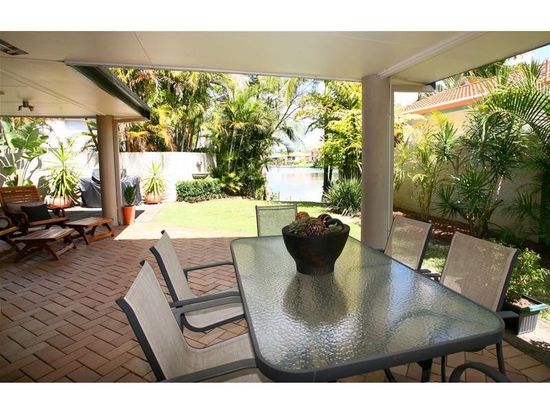 Clear Island Waters QLD 4226