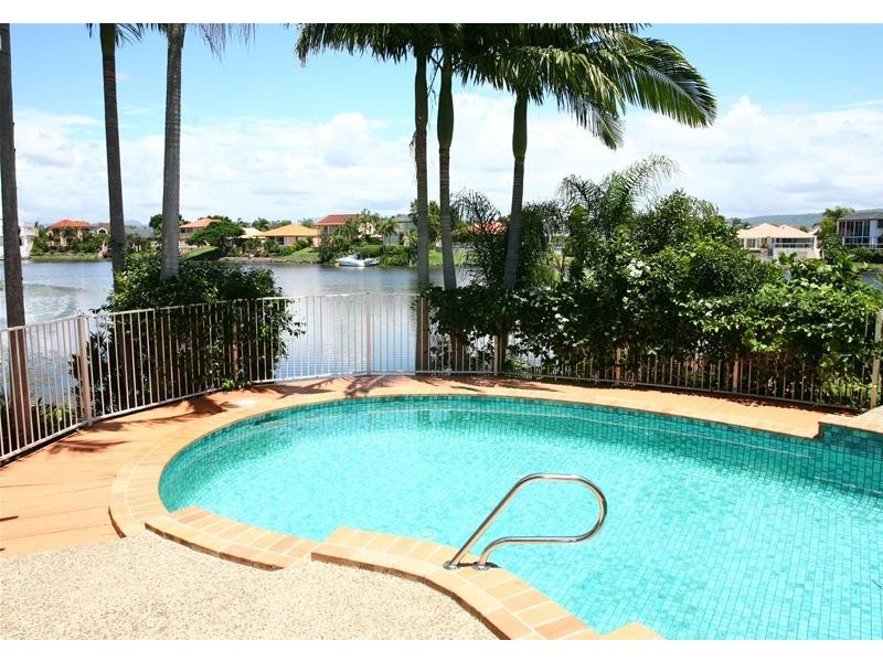 88 Santa Cruz Boulevard, Clear Island Waters QLD 4226