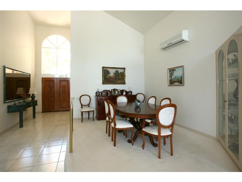 88 Santa Cruz Boulevard, Clear Island Waters QLD 4226
