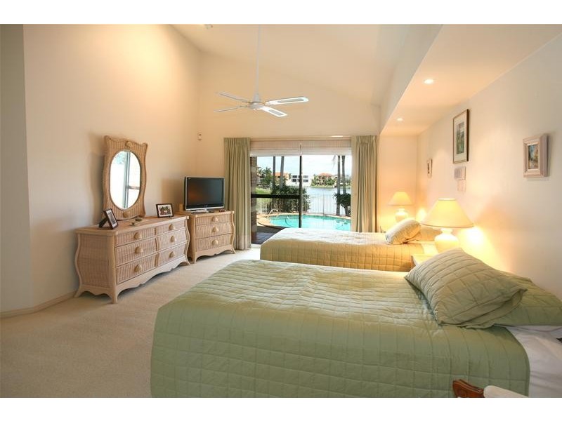 88 Santa Cruz Boulevard, Clear Island Waters QLD 4226