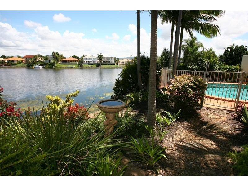 88 Santa Cruz Boulevard, Clear Island Waters QLD 4226