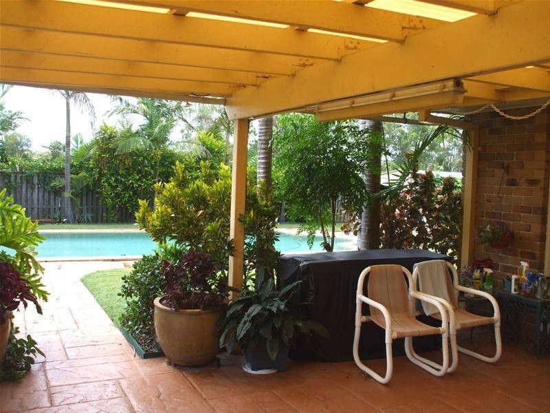 27 Port Jackson Boulevard, Clear Island Waters QLD 4226