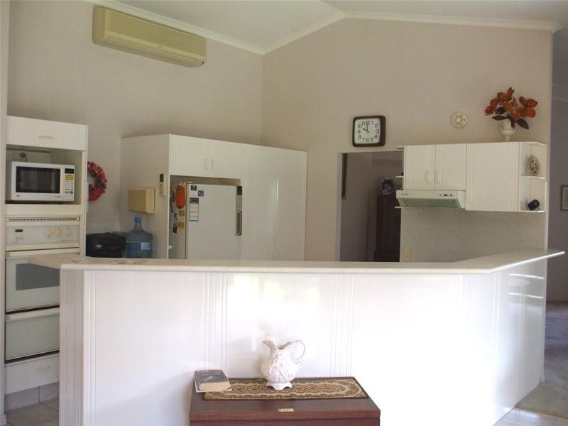 27 Port Jackson Boulevard, Clear Island Waters QLD 4226