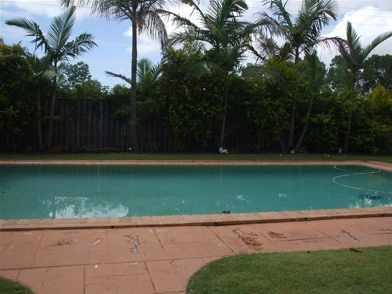 27 Port Jackson Boulevard, Clear Island Waters QLD 4226