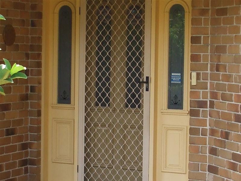 27 Port Jackson Boulevard, Clear Island Waters QLD 4226