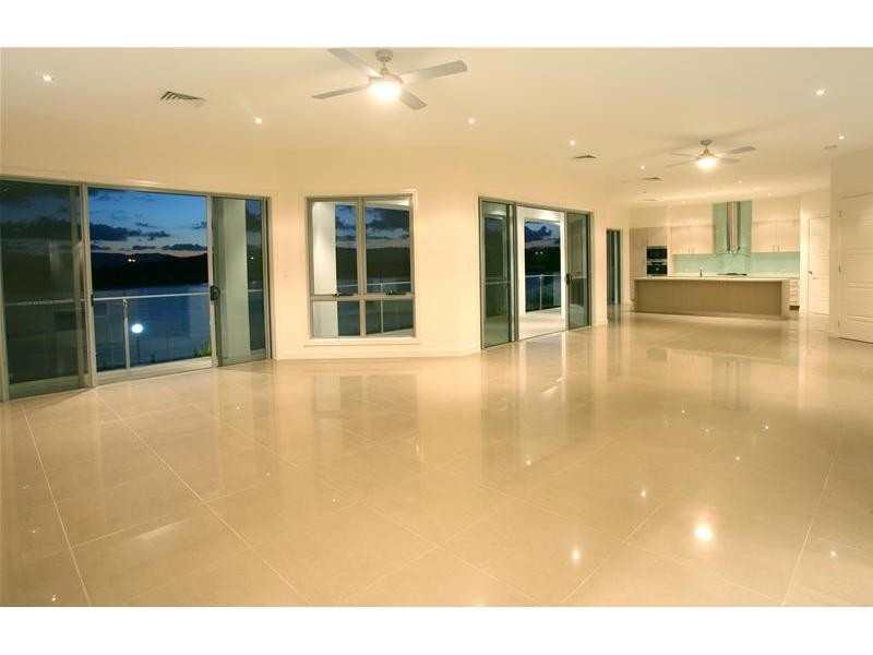 Clear Island Waters QLD 4226