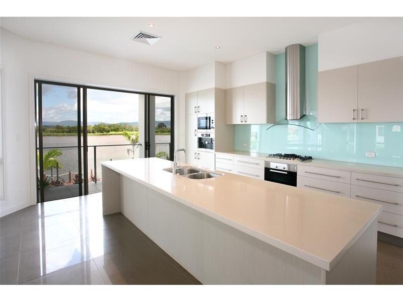 Clear Island Waters QLD 4226