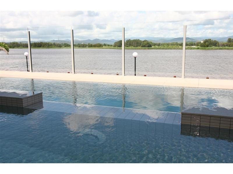 Clear Island Waters QLD 4226